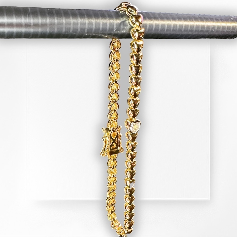 NEW Gold-Plated Heart Shaped Tennis Bracelet w/ Single CZ Heart - 19cm Long - Picture 9 of 16